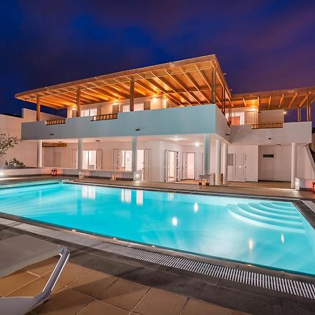 Villa Dedalos - A Luxury Large Villa With A Heated Pool In Puerto Calero Exterior foto