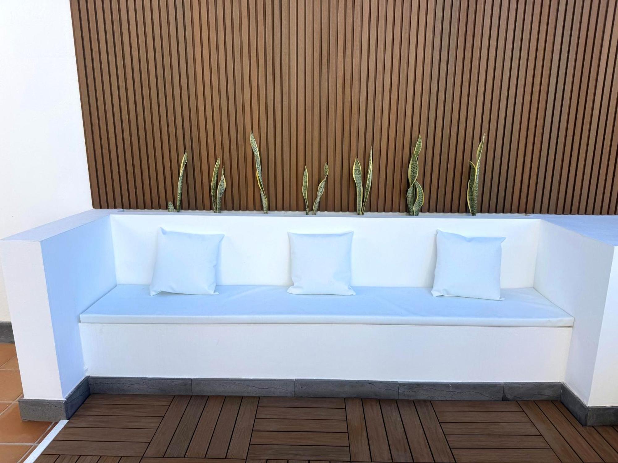 Villa Dedalos - A Luxury Large Villa With A Heated Pool In Puerto Calero Exterior foto