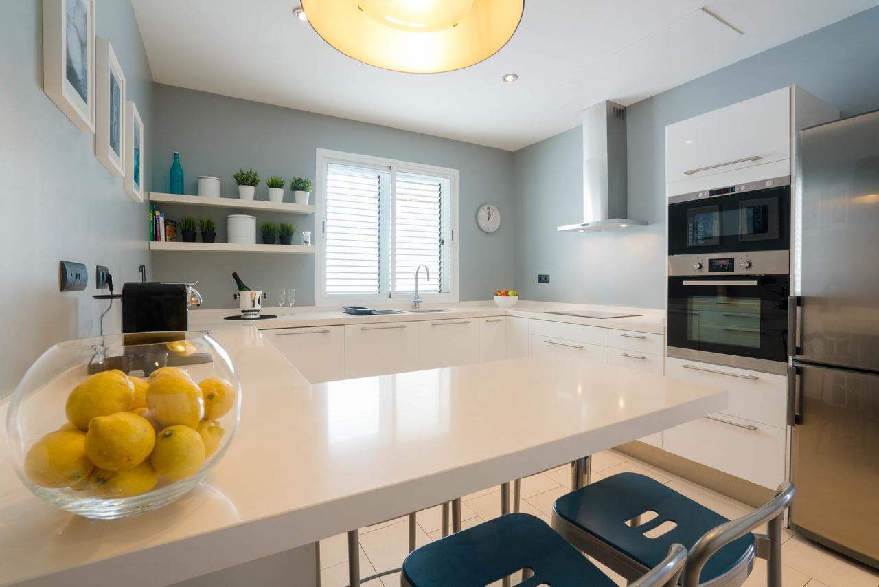 Villa Dedalos - A Luxury Large Villa With A Heated Pool In Puerto Calero Exterior foto