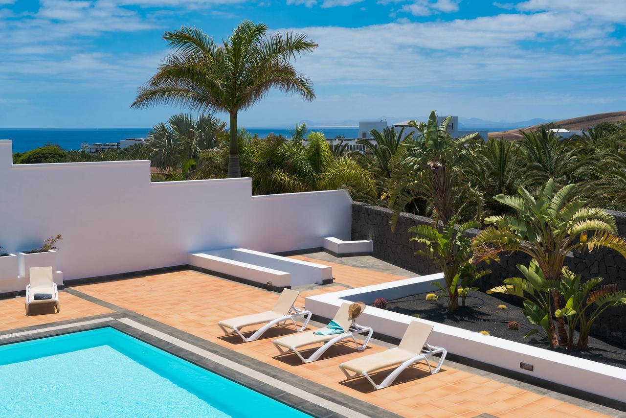 Villa Dedalos - A Luxury Large Villa With A Heated Pool In Puerto Calero Exterior foto