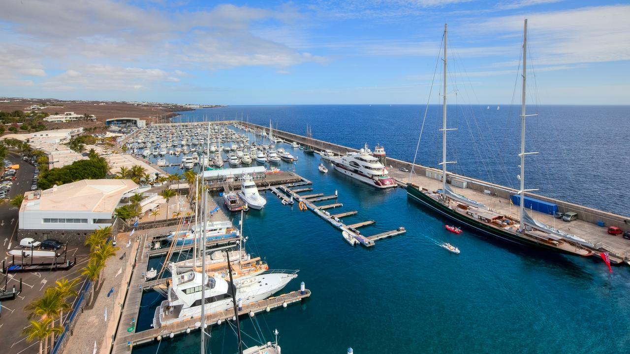Villa Dedalos - A Luxury Large Villa With A Heated Pool In Puerto Calero Exterior foto
